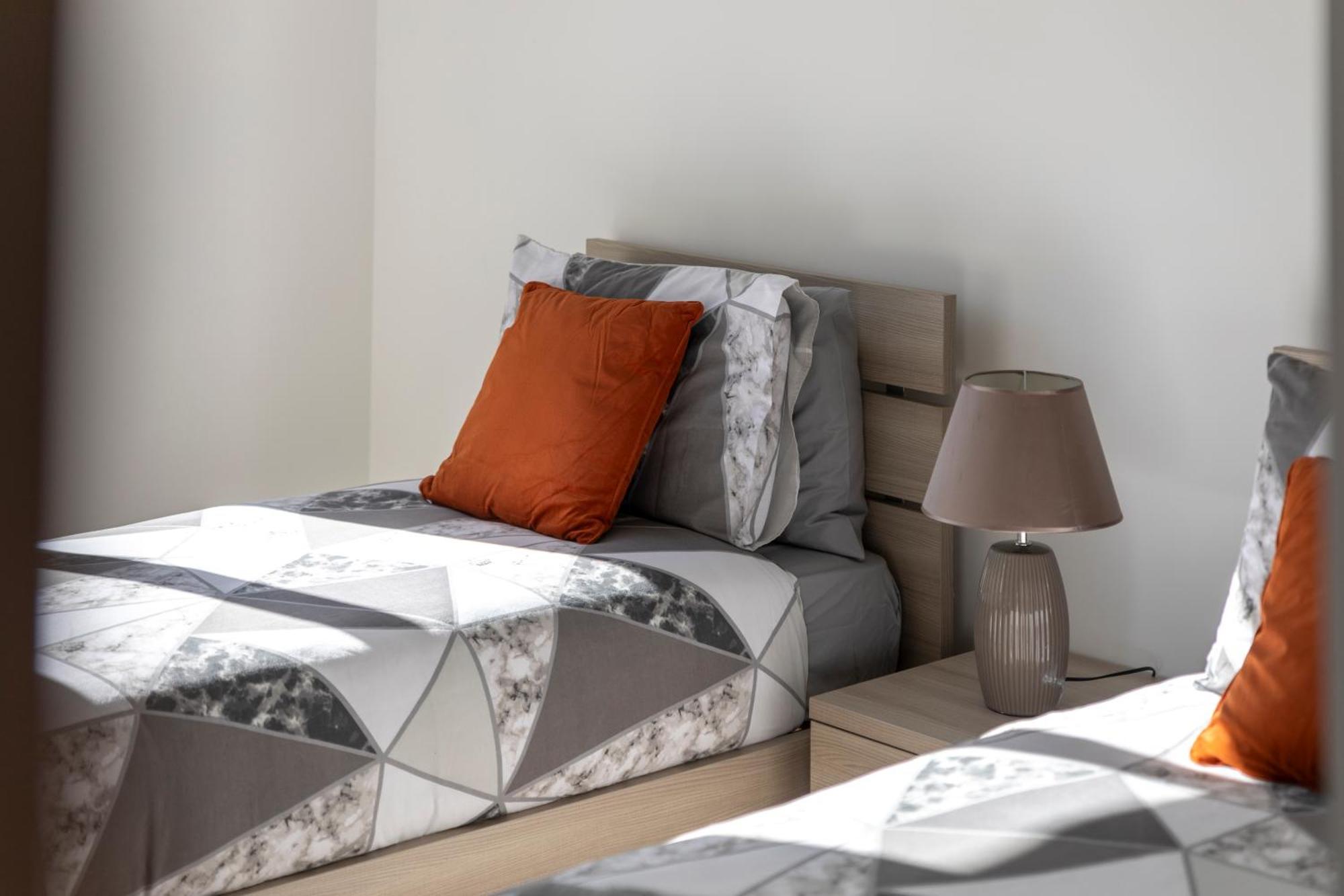Spacious & Stylish 3br Penthouse With Large Terrace - Close To Spinola Bay *